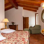 Maggie, Your Peaceful Istrian Getaway With Shared Pools * Koromačno