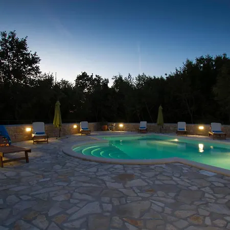 Maggie, Your Peaceful Istrian Getaway With Shared Pools