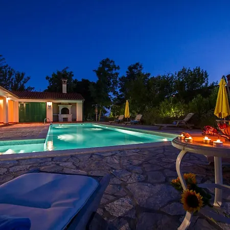 Maggie, Your Peaceful Istrian Getaway With Shared Pools