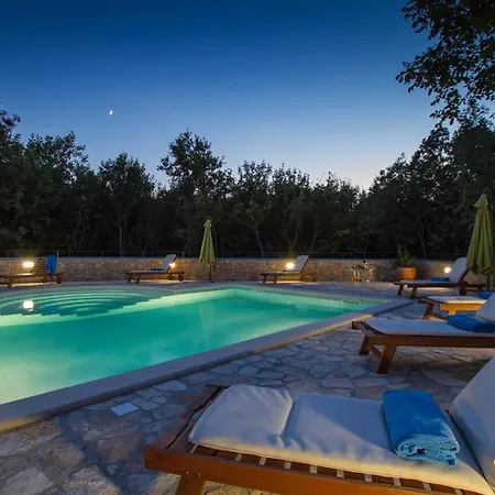 Villa Maggie, Your Peaceful Istrian Getaway With Shared Pools