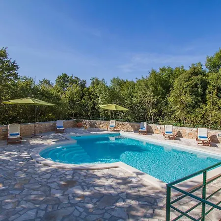 빌라 Maggie, Your Peaceful Istrian Getaway With Shared Pools Koromačno