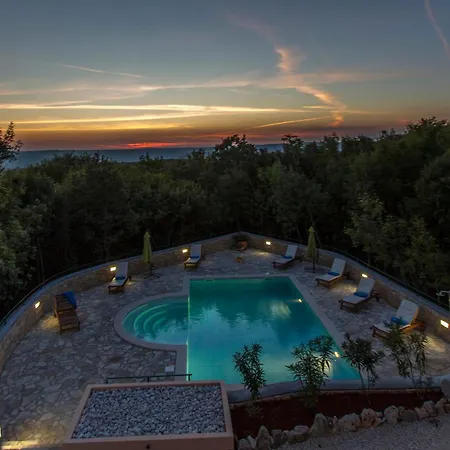 Maggie, Your Peaceful Istrian Getaway With Shared Pools