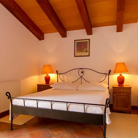 Maggie, Your Peaceful Istrian Getaway With Shared Pools Villa