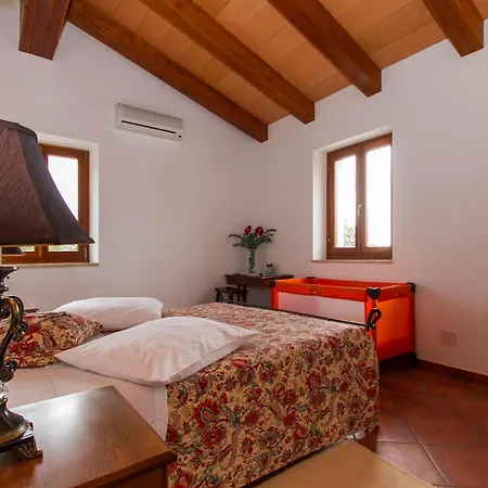 Maggie, Your Peaceful Istrian Getaway With Shared Pools Villa *