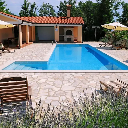 Maggie, Your Peaceful Istrian Getaway With Shared Pools Villa