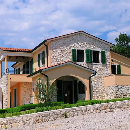 Villa Maggie, Your Peaceful Istrian Getaway With Shared Pools Koromačno