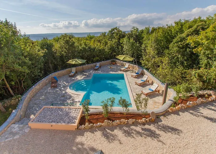 Maggie, Your Peaceful Istrian Getaway With Shared Pools ヴィラ Koromačno