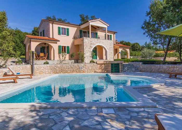 ヴィラ Maggie, Your Peaceful Istrian Getaway With Shared Pools