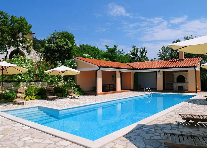 Maggie, Your Peaceful Istrian Getaway With Shared Pools ヴィラ *
