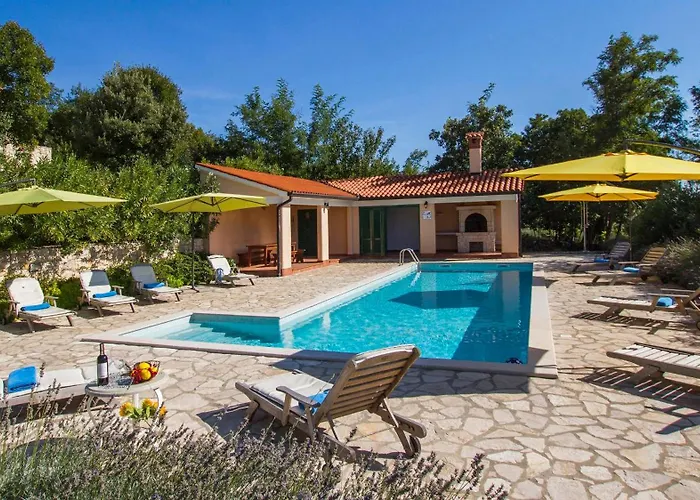 Maggie, Your Peaceful Istrian Getaway With Shared Pools ヴィラ *