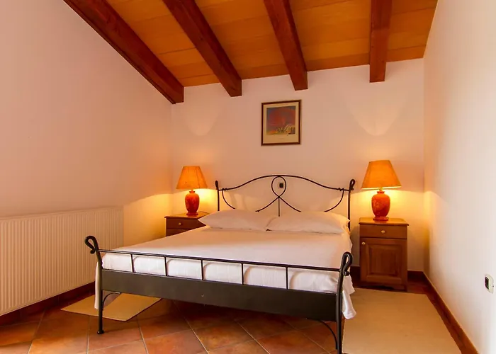 Maggie, Your Peaceful Istrian Getaway With Shared Pools ヴィラ