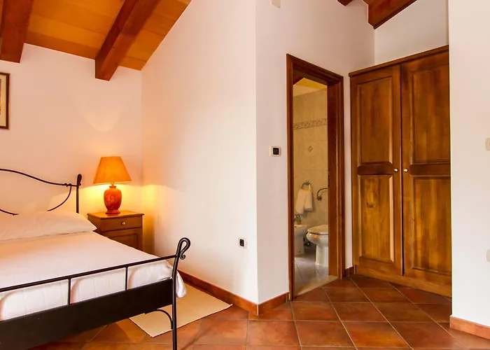 Maggie, Your Peaceful Istrian Getaway With Shared Pools ヴィラ Koromačno