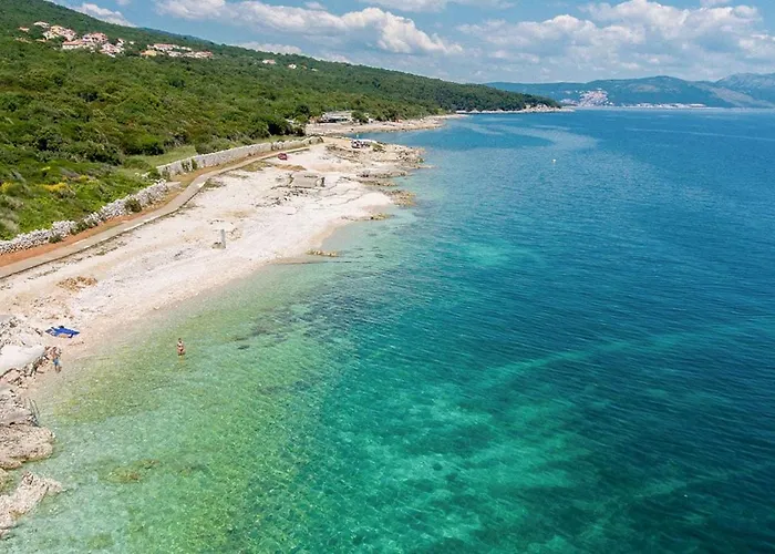 Maggie, Your Peaceful Istrian Getaway With Shared Pools *