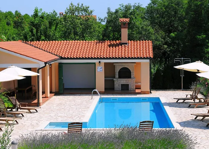 Maggie, Your Peaceful Istrian Getaway With Shared Pools * Koromacno